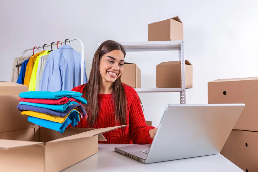 How to Pack Clothes for Moving | Tips for a Hassle-Free Move