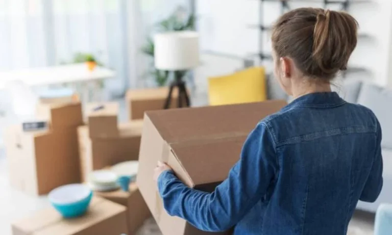 Do Moving Companies Pack for You? Find Out Now