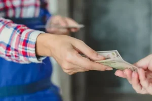 How Much Do You Tip Movers for 2 Hours – Best Guide